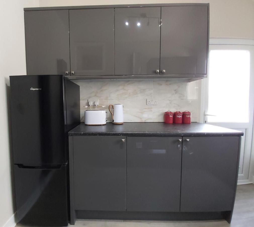 Beautifully Renovated 2 Bed Flat - Close To Beach Apartment Southend-on-Sea Exterior photo