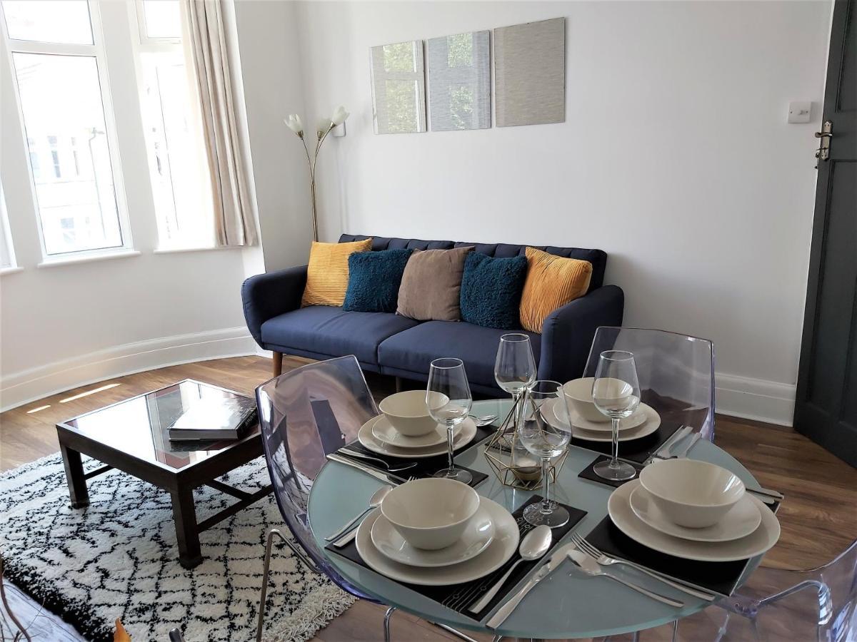 Beautifully Renovated 2 Bed Flat - Close To Beach Apartment Southend-on-Sea Exterior photo